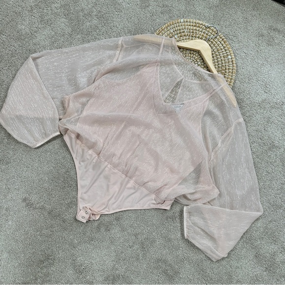 NWT Express Women’s Light Pink Metallic Chiffon Overlay Bodysuit Longsleeve XL - Picture 2 of 13